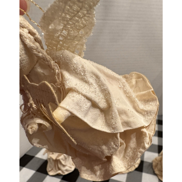 5 Vintage Hand Crochet Lace Angel Starched Christmas Ornaments Dated 1988/89 - Picture 10 of 15